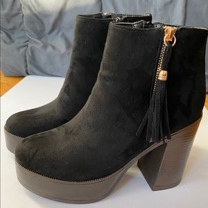 Elegant Black Suede Ankle Booties